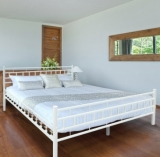 Kovová postel 140x200cm včetně roštu bílá
